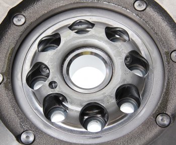 63 999 р. Маховик SSANGYONG Actyon (06-),Kyron (05-),Actyon Sports (06-),Rexton (07-) (D2027) (MT) OE SSANGYONG 6650302205  с доставкой в г. Кемерово. Увеличить фотографию 4