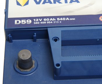 13 899 р. Аккумулятор VARTA Blue Dynamic 60Ач обратная полярность, низкий VARTA 6ст60(0) d59  с доставкой в г. Кемерово. Увеличить фотографию 2