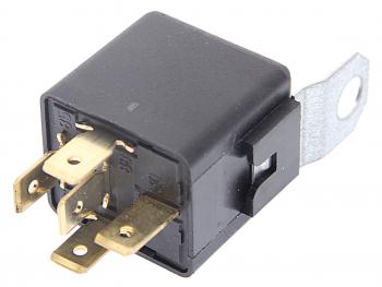 188 р. Реле электромагнитное 12V 5-ти контактное 3020А переключ. с кроншт. с резистором АВАР АВАР 752.3777  с доставкой в г. Кемерово. Увеличить фотографию 2