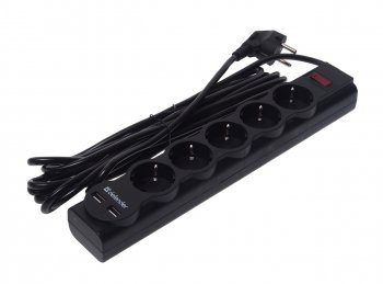 929 р. Фильтр сетевой 5м 10А 2200Вт 5 гнезд + 2 USB с заземлением черный DEFENDER DEFENDER 99755  с доставкой в г. Кемерово. Увеличить фотографию 1