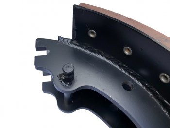 8 899 р. Колодки тормозные ЧМЗАП-9906,99858,99859 (2шт.) комплект на колесо BRAKE BLOCKS BRAKE BLOCKS 99859-3502090  с доставкой в г. Кемерово. Увеличить фотографию 4