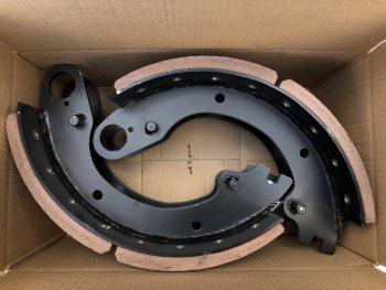 8 899 р. Колодки тормозные ЧМЗАП-9906,99858,99859 (2шт.) комплект на колесо BRAKE BLOCKS BRAKE BLOCKS 99859-3502090  с доставкой в г. Кемерово. Увеличить фотографию 5