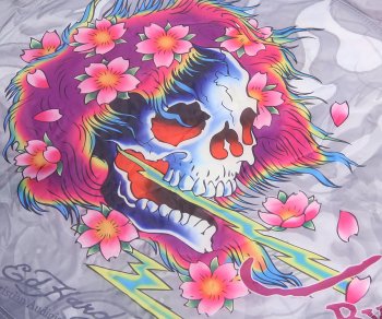 95 р. Шторка автомобильная для лобового стекла 144х66см светоотражающая Beautiful Ghost ED HARDY ED HARDY eh-00738  с доставкой в г. Кемерово. Увеличить фотографию 2