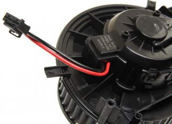 8 349 р. Мотор отопителя VW Golf (12-) AUDI A3 (12-) SEAT Leon (12-) SKODA Octavia (12-) салона LUZAR LUZAR lfh18em  с доставкой в г. Кемерово. Увеличить фотографию 3
