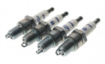 1 329 р. Свеча зажигания ЗМЗ-406 BRISK LR17YS-9 Silver (газ. оборудование) комплект BRISK lr17ys-9  с доставкой в г. Кемерово. Увеличить фотографию 1