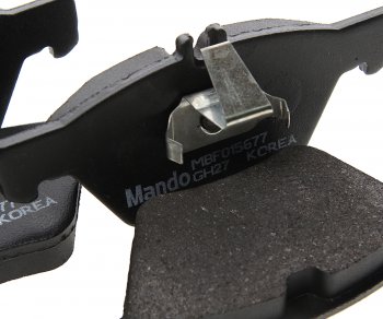 1 489 р. Колодки тормозные MERCEDES E (03-09),C (03-05) передние (4шт.) MANDO MANDO mbf015677 MANDO mbf015677  с доставкой в г. Кемерово. Увеличить фотографию 2