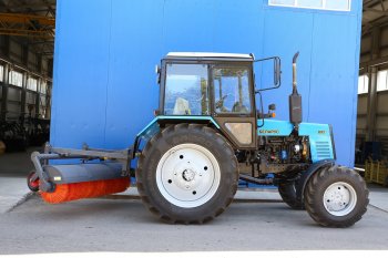 166 999 р. Щетка коммунальная МТЗ-80,82,1221,LOVOL-504 сварной редуктор, колеса 4.00х8 (40-90 л.с.) САЛЬСК Сальсксельмаш мк-4  с доставкой в г. Кемерово. Увеличить фотографию 3
