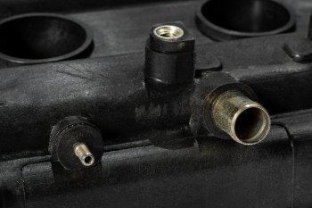 4 189 р. Крышка клапанная ЗМЗ-405,4062,409 пластик METALPART METALPART mp-406.1007230-42  с доставкой в г. Кемерово. Увеличить фотографию 4
