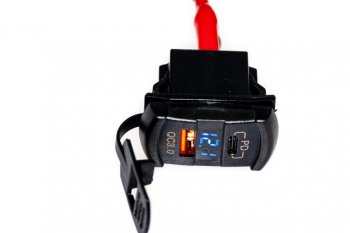 1 259 р. Розетка автомобильная встраиваемая 12V-24V вольтметр QC3.0 PRO LEGEND PRO LEGEND pl9375  с доставкой в г. Кемерово. Увеличить фотографию 2