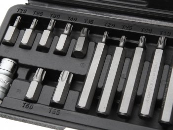 999 р. Набор бит 12 TORX T20-T55 3075мм 15 предметов с держателем в кейсе ROCKFORCE ROCKFORCE rf-4156c  с доставкой в г. Кемерово. Увеличить фотографию 2