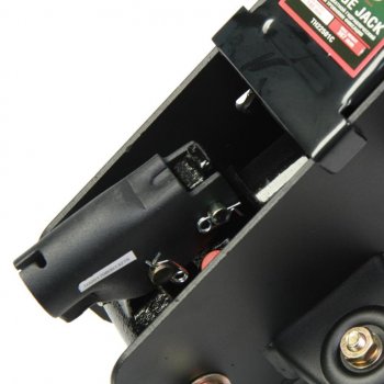 8 799 р. Домкрат подкатной 2.5т 140-387мм с фиксацией в кейсе ROCKFORCE ROCKFORCE rf-th22501c  с доставкой в г. Кемерово. Увеличить фотографию 3