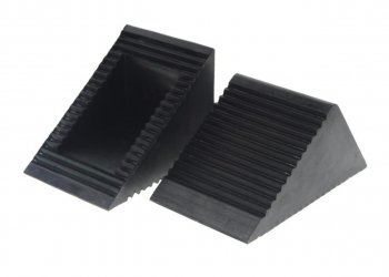 1 179 р. Упор противооткатный резиновый 130х80х65мм 2шт. ROCKFORCE ROCKFORCE rf-trf3301  с доставкой в г. Кемерово. Увеличить фотографию 1