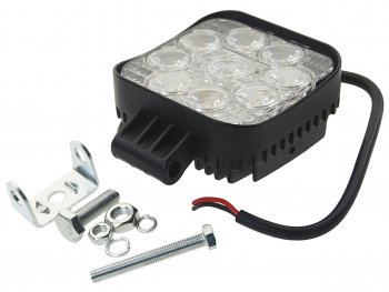 1 199 р. Фара рабочего света 82х82x38мм 27W 9LED (ближний свет) квадратная ВЫМПЕЛ ОРИОН wl-132f  с доставкой в г. Кемерово. Увеличить фотографию 1