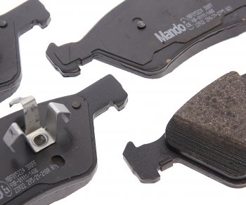 2 299 р. Колодки тормозные MERCEDES W164 (ML),X164 (GL),W211,W251 (04-) передние (4шт.) MANDO MANDO mbf015224 MANDO mbf015224  с доставкой в г. Кемерово. Увеличить фотографию 2
