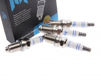 759 р. Свеча зажигания VW Bora,Golf 4,5,6,Passat B3,B5,B6 (1.41.61.8) AUDI A3 SEAT SKODA (4шт.) MEGAPOWER MEGAPOWER 370-31-121  с доставкой в г. Кемерово. Увеличить фотографию 4