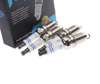 1 479 р. Свеча зажигания AUDI A3 (07-) (1.4) VW Golf (07-) (1.4),Touran (06-),Tiguan (07-) (4шт.) MEGAPOWER MEGAPOWER 370-31-080  с доставкой в г. Кемерово. Увеличить фотографию 4