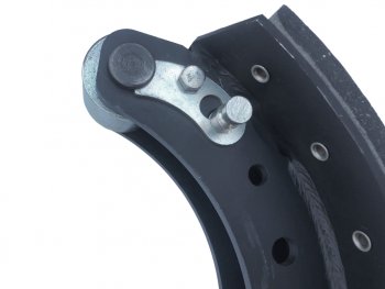 7 399 р. Колодки тормозные МАЗ (2шт.) комплект на колесо BRAKE BLOCKS BRAKE BLOCKS 5336-350109091  с доставкой в г. Кемерово. Увеличить фотографию 3