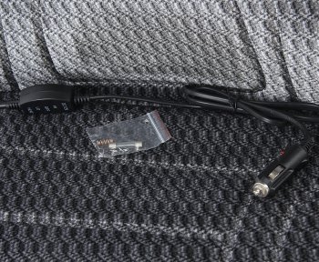 2 799 р. Накидка на сиденье с подогревом 12V с терморегулятором темно-серая SKYWAY SKYWAY s02201017  с доставкой в г. Кемерово. Увеличить фотографию 3