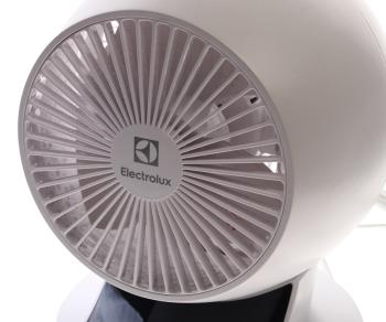 7 999 р. Вентилятор настольный 12 скоростей 13см 25Вт белый ELECTROLUX ELECTROLUX etf-109w hc-1602096  с доставкой в г. Кемерово. Увеличить фотографию 3