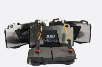 2 059 р. Колодки тормозные MERCEDES ML (W163) (98-05),S (W220) передние (4шт.) BSG BSG bsg60200039 BSG bsg60200039  с доставкой в г. Кемерово. Увеличить фотографию 1