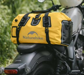 6 399 р. Гермосумка Naturehike 60 л ПВХ (желтая)  cnk2450xb015-60y  с доставкой в г. Кемерово. Увеличить фотографию 11