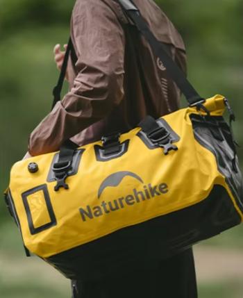 6 399 р. Гермосумка Naturehike 60 л ПВХ (желтая)  cnk2450xb015-60y  с доставкой в г. Кемерово. Увеличить фотографию 9