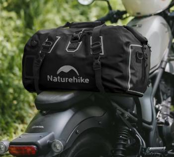 6 399 р. Гермосумка Naturehike 60 л ПВХ (черная)  cnk2450xb015-60b  с доставкой в г. Кемерово. Увеличить фотографию 10