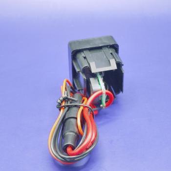 969 р. USB автомобильное зарядное устройство Lada 2110, 2111, 2112 АПЭЛ 2039548905926  с доставкой в г. Кемерово. Увеличить фотографию 3