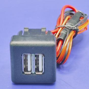 969 р. USB автомобильное зарядное устройство Lada 2110, 2111, 2112 АПЭЛ 2039548905926  с доставкой в г. Кемерово. Увеличить фотографию 1