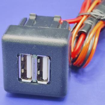 969 р. USB автомобильное зарядное устройство Lada 2110, 2111, 2112 АПЭЛ 2039548905926  с доставкой в г. Кемерово. Увеличить фотографию 6