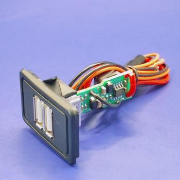 1 149 р. USB зарядное устройство для Нива 21213, 21214, 2131, 4х4 LADA 21083, 21093, 21099 АПЭЛ 2039550584201  с доставкой в г. Кемерово. Увеличить фотографию 5