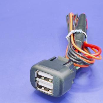 969 р. USB зарядное устройство для LADA Kalina,Chevrolet NIVA, Samara-2, ВАЗ 2123, ВАЗ 2110 европанель, Chevrolet NIVA АПЭЛ 2039550793092  с доставкой в г. Кемерово. Увеличить фотографию 2