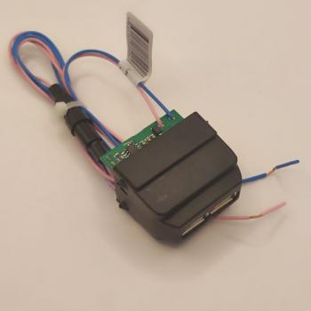 1 269 р. Зарядное устройство USB 2.0 2х2 Largus FLX-ray DusterSandero 5V 3А в консоль ШТАТ 4631160765292  с доставкой в г. Кемерово. Увеличить фотографию 4