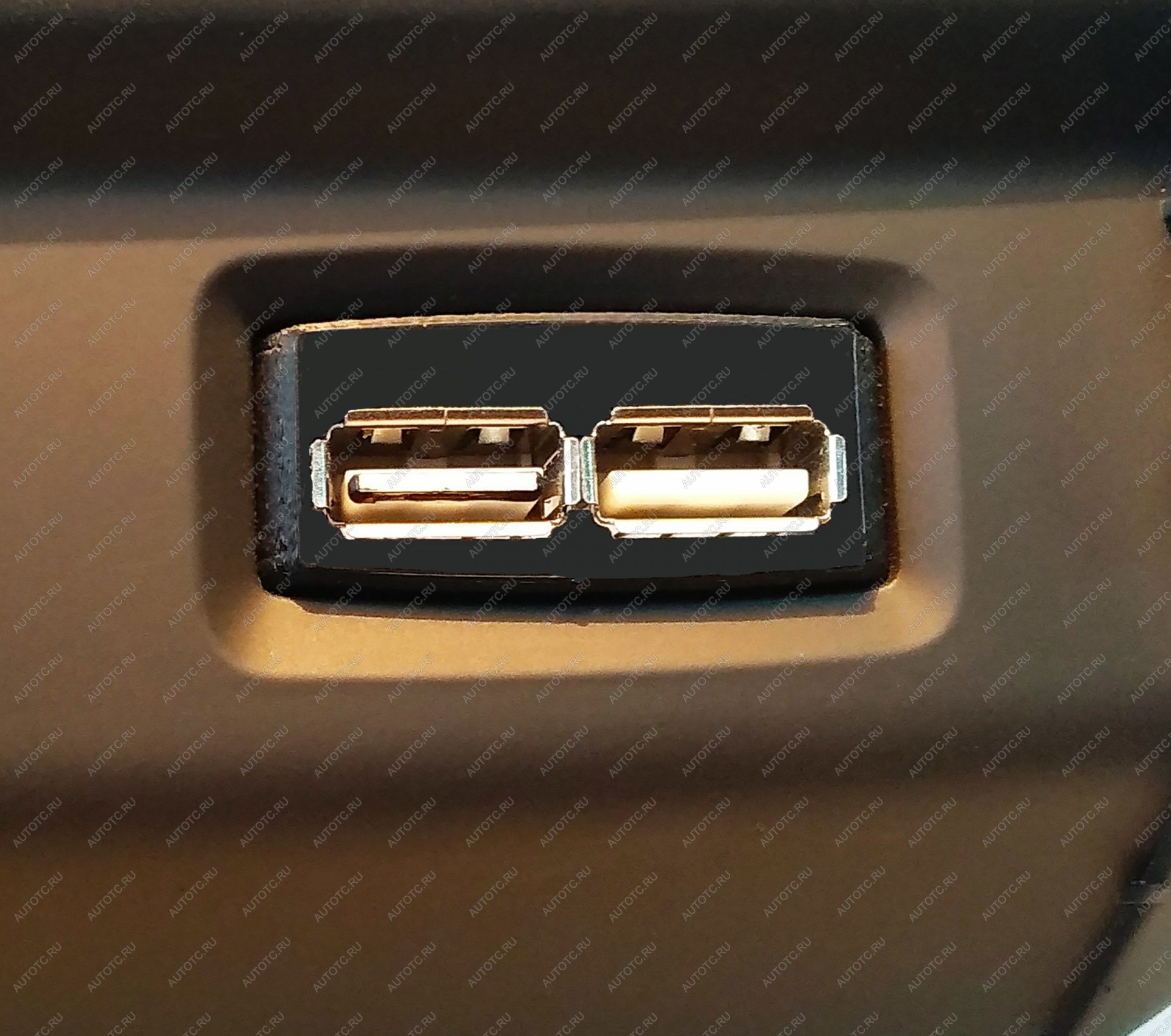1 269 р. Зарядное устройство USB 2.0 2х2 Largus FLX-ray DusterSandero 5V 3А в консоль ШТАТ 4631160765292  с доставкой в г. Кемерово