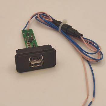 1 049 р. Двухгнёздное зарядное устройство USB 2.0 2х2 2107 ШТАТ 4631136697305  с доставкой в г. Кемерово. Увеличить фотографию 1
