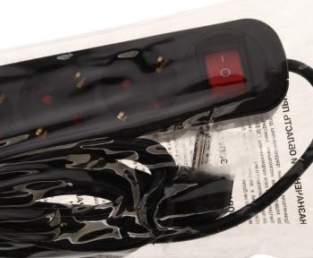 999 р. Удлинитель сетевой 5м 6А 3500Вт 5 гнезд + 2 USB с заземлением черный REXANT REXANT 13-4042  с доставкой в г. Кемерово. Увеличить фотографию 3