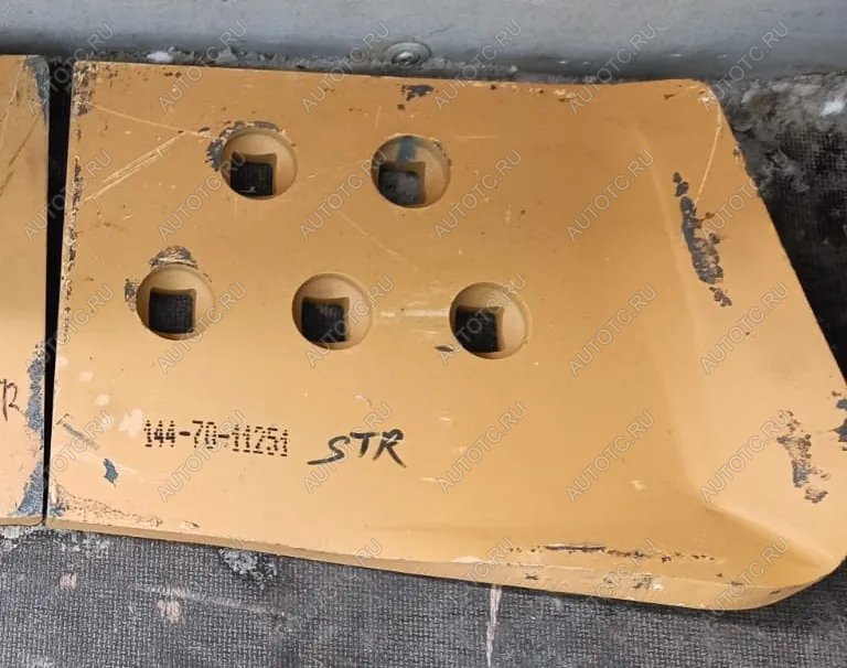 3 889 р. Нож боковой правый (5 отверстий) SD16 SHANTUI 16y-81-00003144-70-11261  с доставкой в г. Кемерово