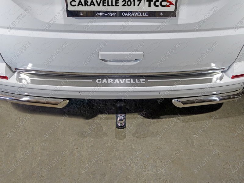 5 999 р. Накладка на задний бампер (лист шлифованный надпись Caravelle)  vwcarav1704  с доставкой в г. Кемерово