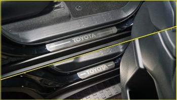 4 649 р. Накладки на пороги (лист шлифованный надпись Toyota) 4шт  toylc2502401  с доставкой в г. Кемерово. Увеличить фотографию 1