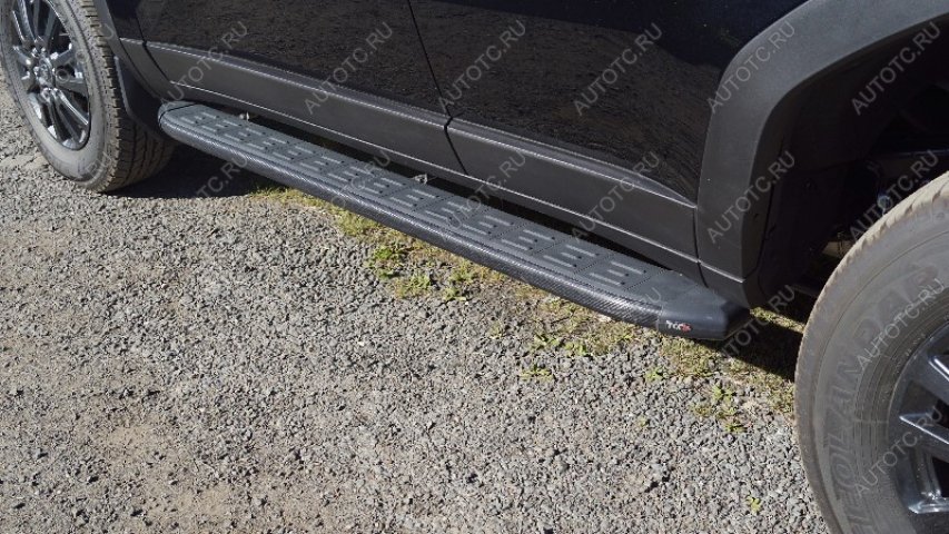 22 999 р. Пороги алюминиевые с пластиковой накладкой ТСС Тюнинг  Toyota Land Cruiser Prado  J250 (2023-2025) (карбон черные)  с доставкой в г. Кемерово