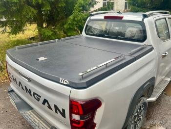 Рейлинги на крышку кузова (комплект Premium) ТСС Тюнинг Toyota Hilux  AN120 (2016-2020) дорестайлинг (нержавеющая сталь)