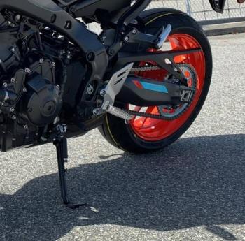 1 249 р. Подножки передние для мотоцикла Yamaha MT09 SP 21-24, YZF-R7, XSR900 22-24  пм-00030884  с доставкой в г. Кемерово. Увеличить фотографию 4