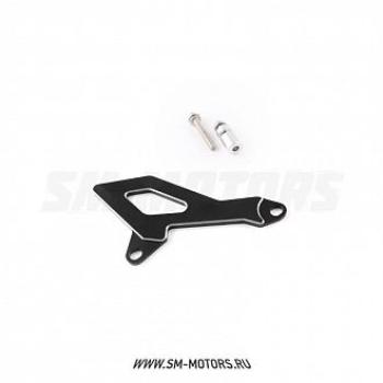 1 149 р. Защита ведущей звезды Honda XR250 Baja 95-02, XR250 Motard 03-07  SM-PARTS черная  010263-757-9349  с доставкой в г. Кемерово. Увеличить фотографию 1