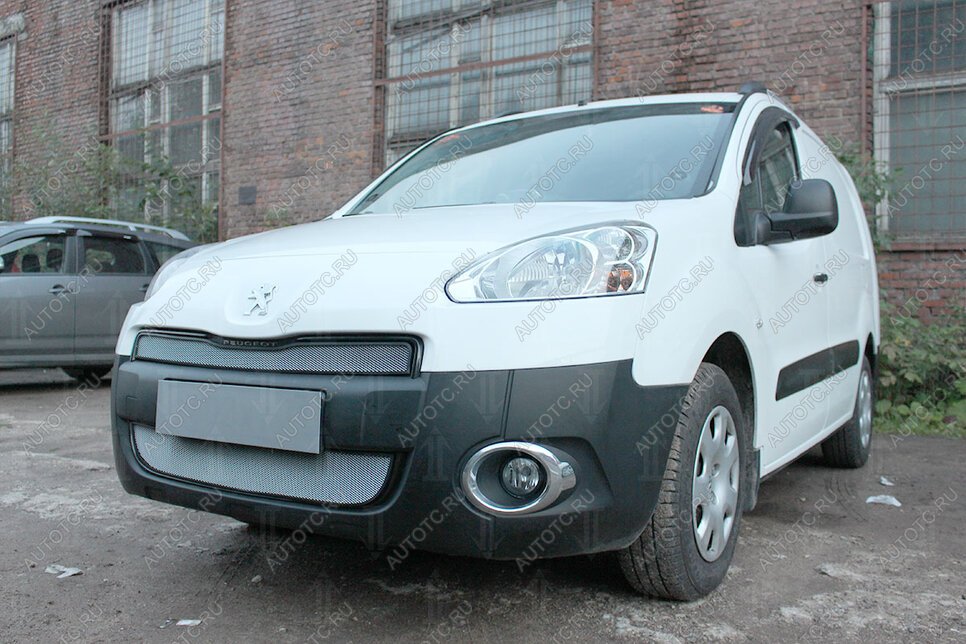 5 999 р. Защита радиатора (2 части) Стрелка11 Стандарт  Peugeot Partner  B9 (2012-2015) 1-ый рестайлинг (хром)  с доставкой в г. Кемерово