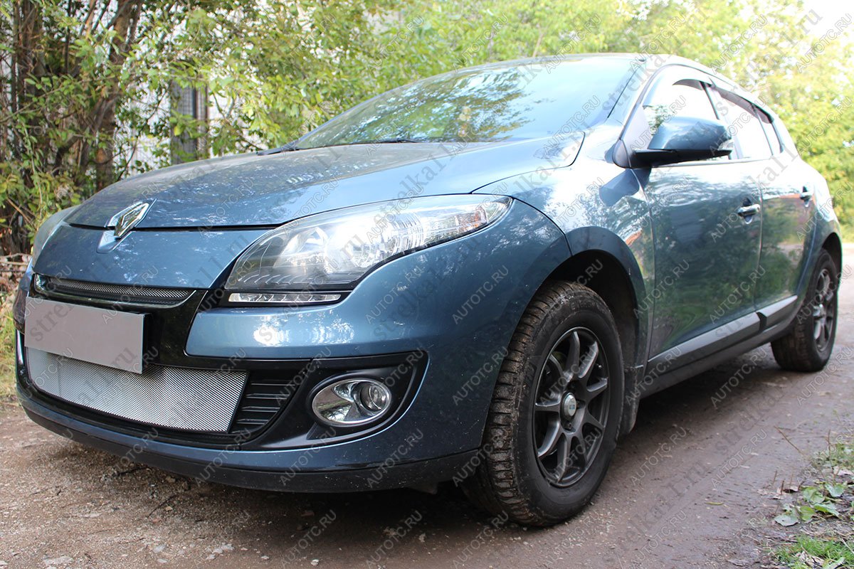 3 079 р. Защита радиатора (низ) Стандарт  Renault Megane  купе 3 дв. (2012-2014) 1-ый рестайлинг (хром)  с доставкой в г. Кемерово