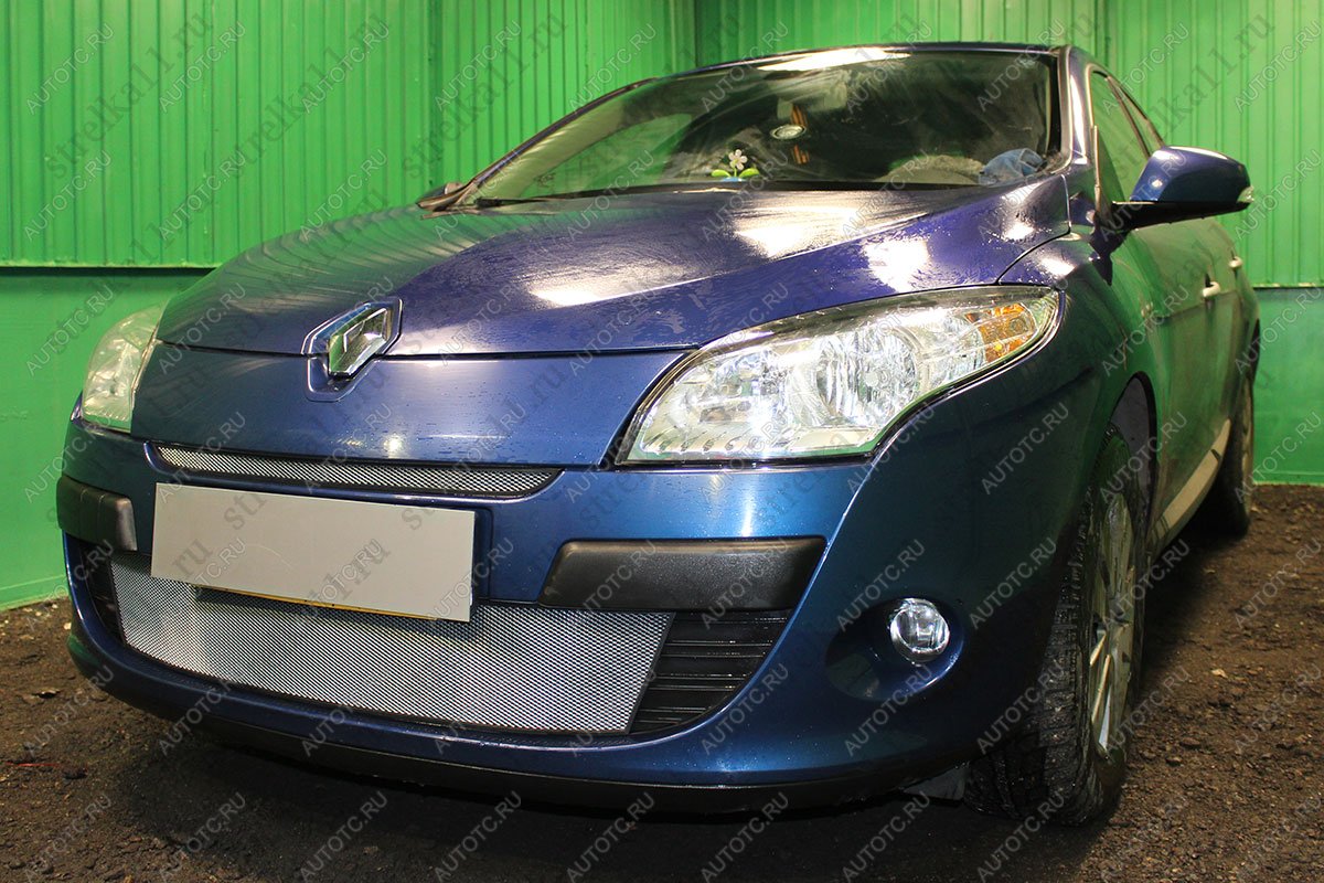 2 669 р. Защита радиатора (верх) Стандарт  Renault Megane  седан (2008-2012)  дорестайлинг (хром)  с доставкой в г. Кемерово