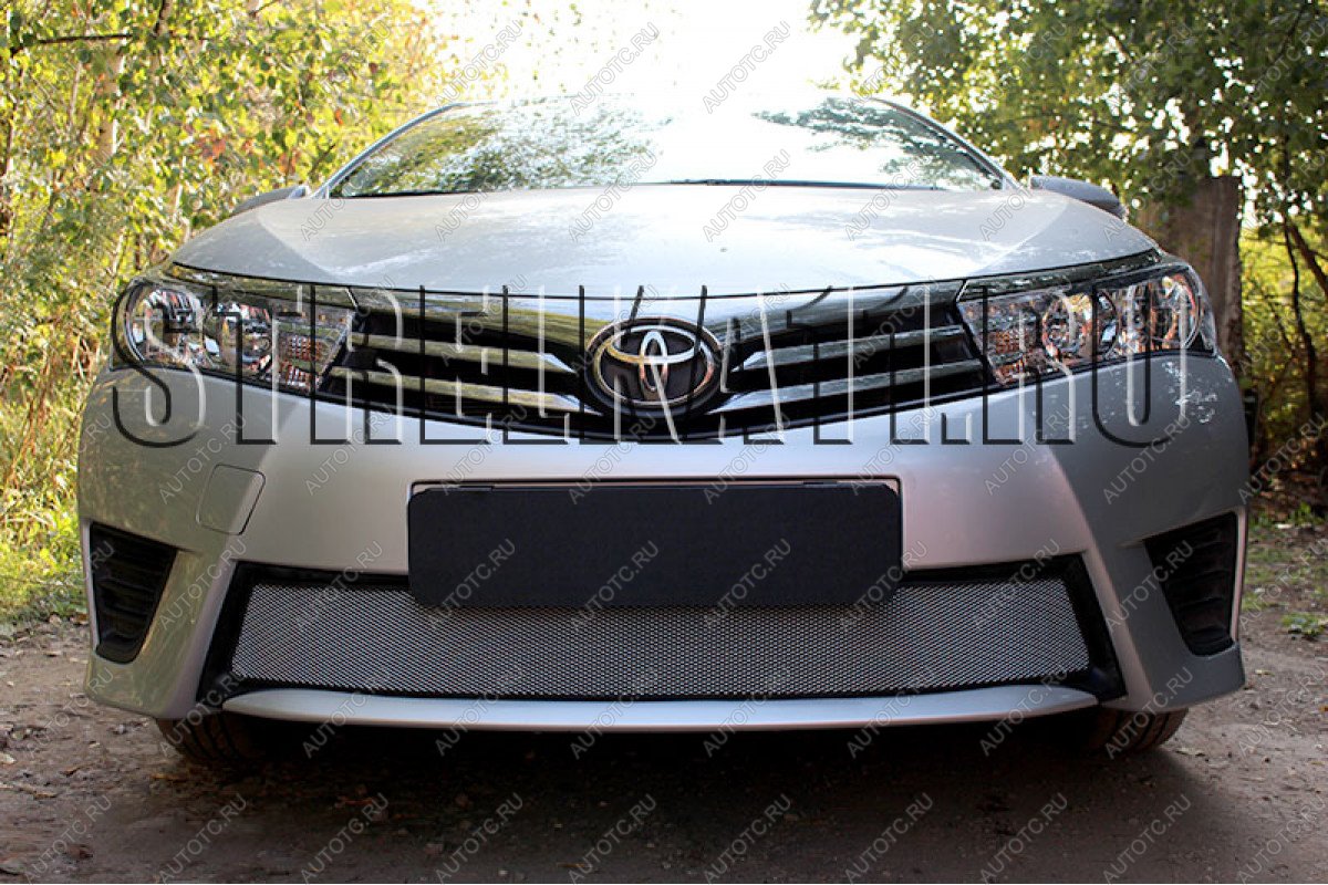 3 969 р. Защита радиатора Стрелка11 Стандарт  Toyota Corolla  E180 (2013-2016) дорестайлинг (хром)  с доставкой в г. Кемерово