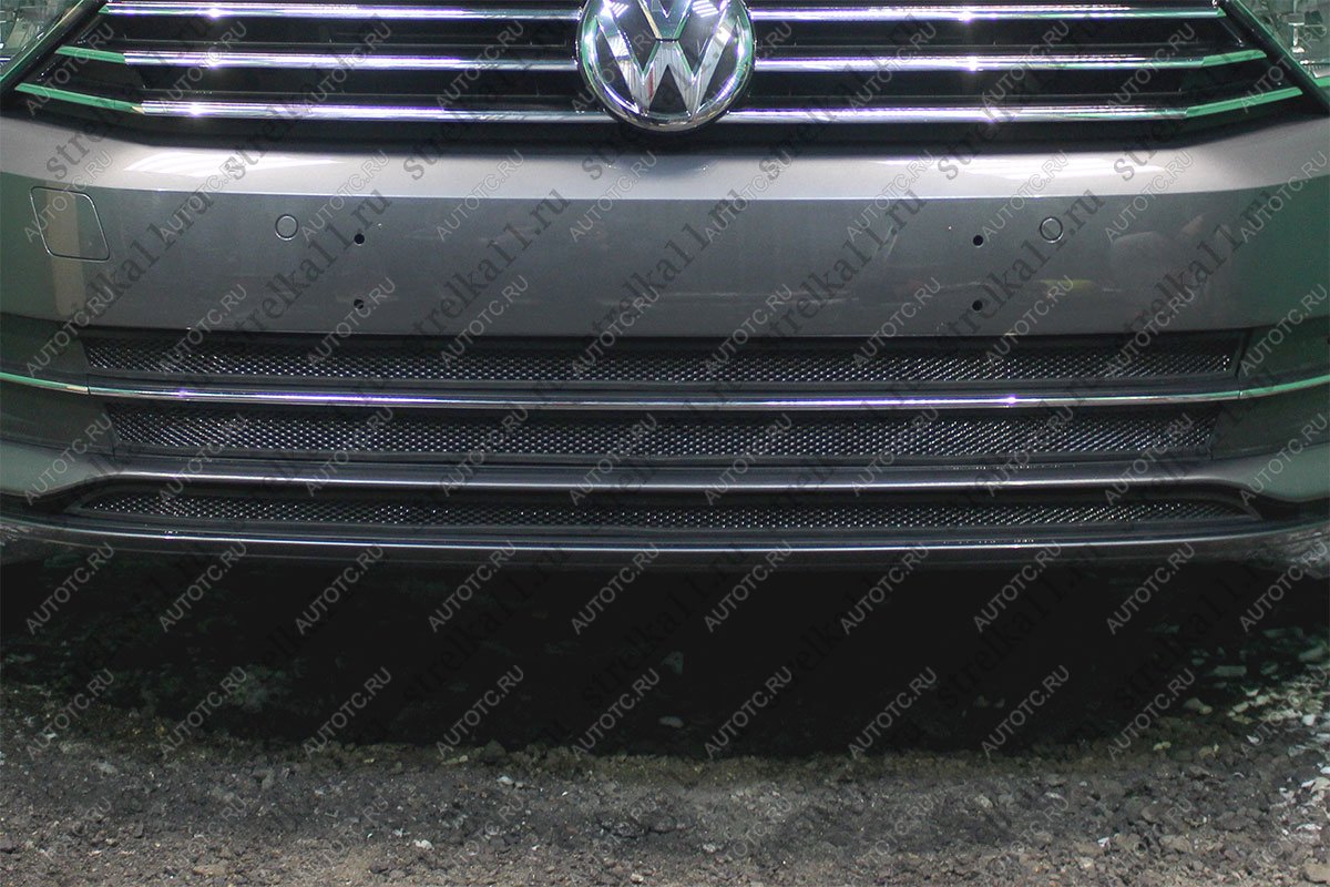 4 649 р. Защита радиатора (3 части) (1.4 TSI) Стрелка11 Стандарт Volkswagen Passat B8 универсал дорестайлинг (2015-2019) (черная)  с доставкой в г. Кемерово