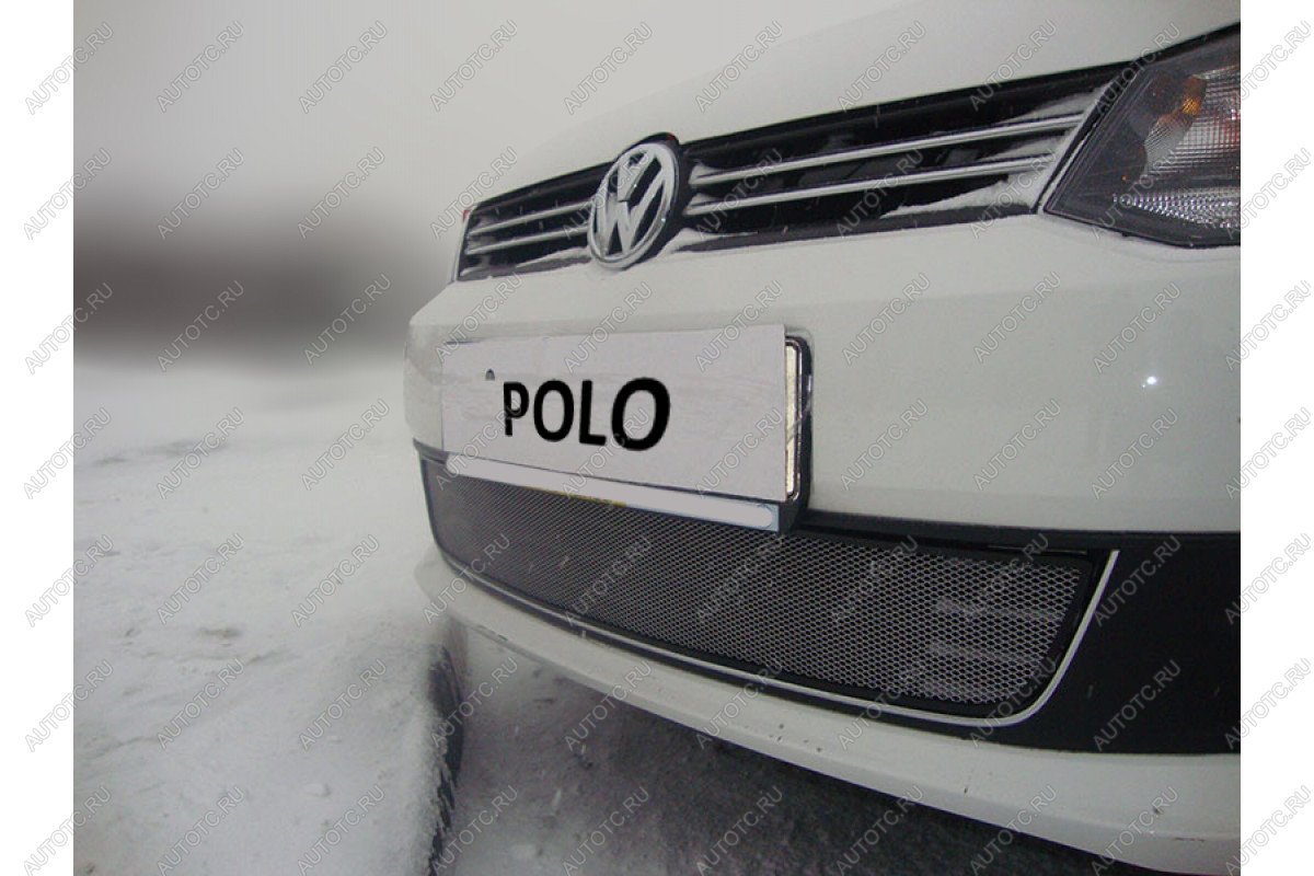 3 699 р. Защита радиатора Стрелка11 Стандарт  Volkswagen Polo  5 (2009-2015) хэтчбек дорестайлинг (хром)  с доставкой в г. Кемерово