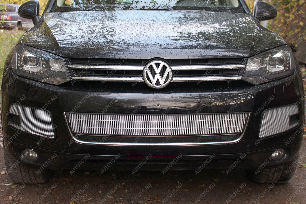 3 259 р. Защита радиатора (низ) Стрелка11 Стандарт  Volkswagen Touareg  2 NF (2010-2014) дорестайлинг (хром)  с доставкой в г. Кемерово